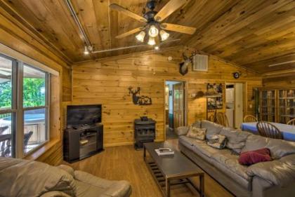 Deer Glen Cabin with Private Hot Tub and Porch! - image 1