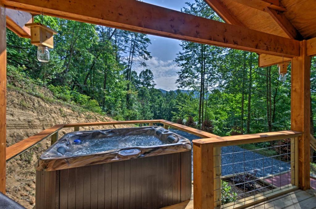 Bryson City Studio with Hot Tub - Near Nantahala! - image 7