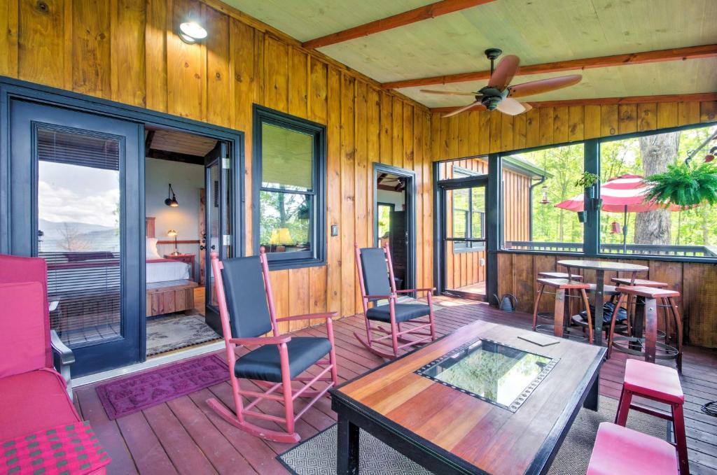 Buffalo Trace Cabin with Panoramic Smoky Mtn Views - image 7