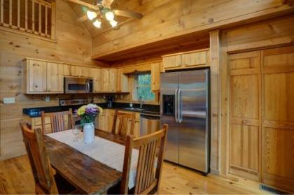 Tree Top Getaway Log House with Views NFL Sunday Ticket Included