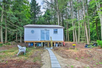 Hartford Cottage with Dock and Private BCH on Bear Pond - image 2