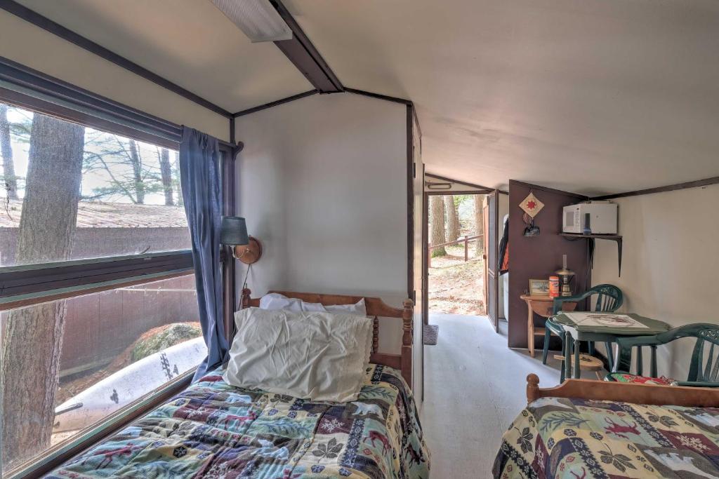 Lakefront Hartford Cabin with Canoe and Boat Ramp - main image