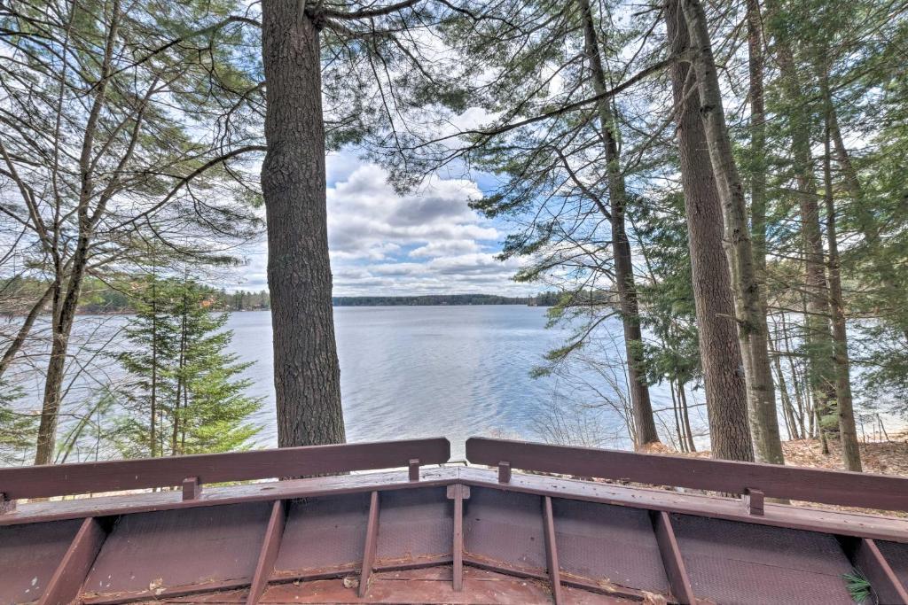 Lakefront Hartford Cabin with Canoe and Boat Ramp - image 4