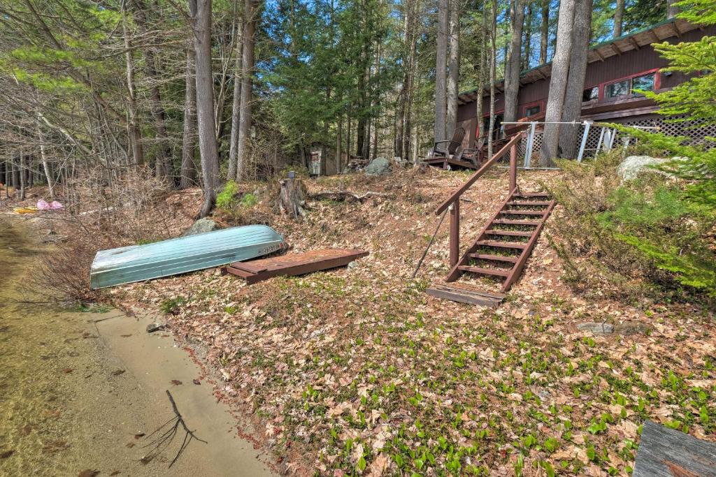 Lakefront Hartford Cabin with Canoe and Boat Ramp - image 7