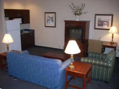 Comfort Inn & Suites - image 15