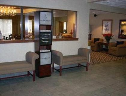 Comfort Inn & Suites - image 3