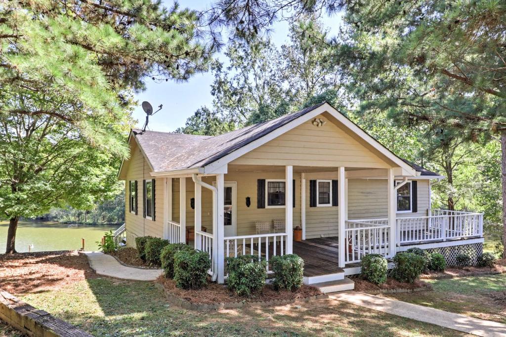 Lakefront Buckhead Cottage with Hot Tub and Game Room! - main image