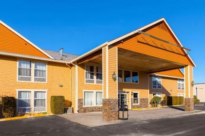 Econo Lodge Buckley - image 9