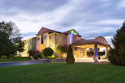 Holiday Inn Express Hotel & Suites Bucyrus an IHG Hotel - image 7