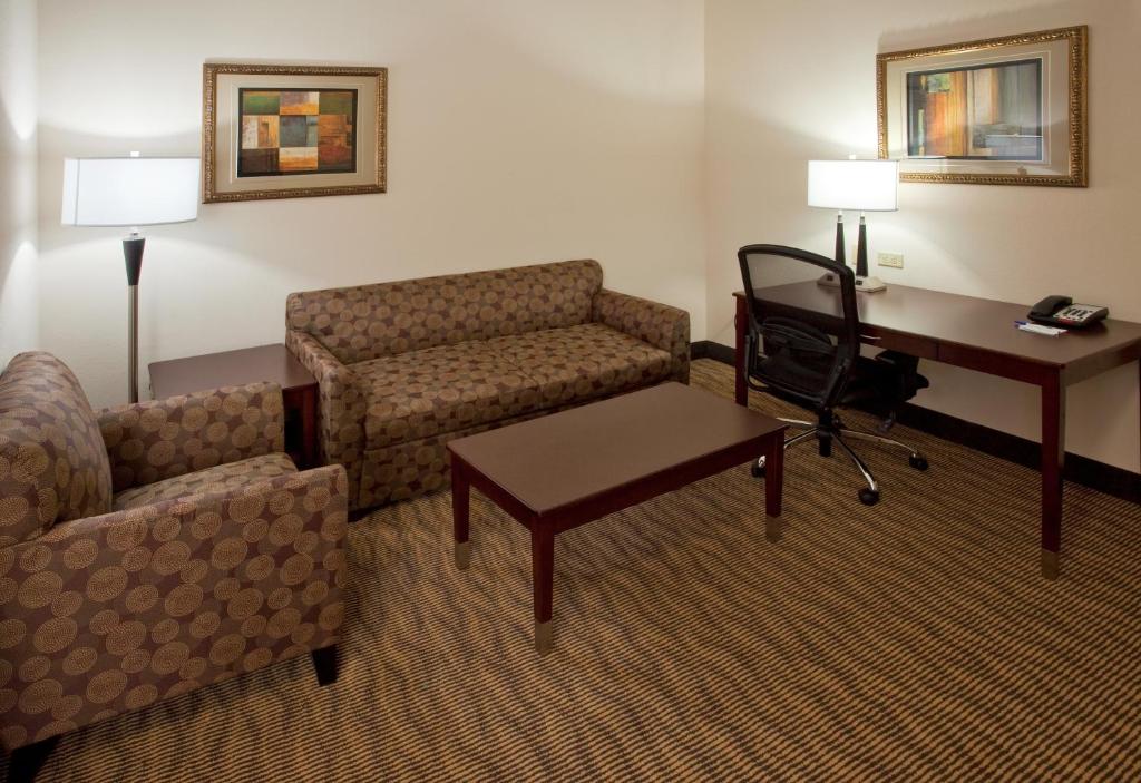 Holiday Inn Express Hotel & Suites Austin South - Buda an IHG Hotel - image 2