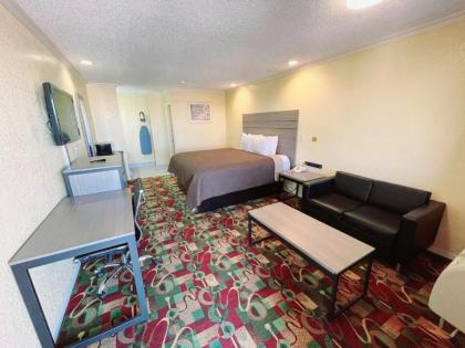 Americas Best Value Inn Buda - image 11