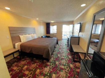 Americas Best Value Inn Buda - image 12