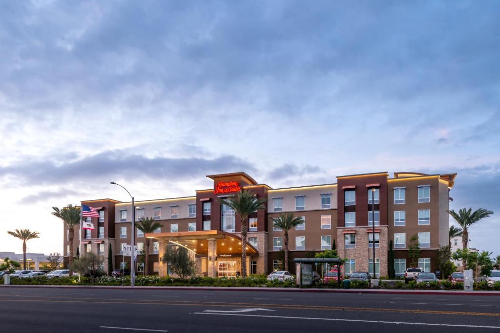 Hampton Inn & Suites Buena Park - main image