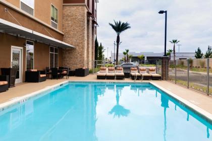 Hampton Inn & Suites Buena Park - image 6