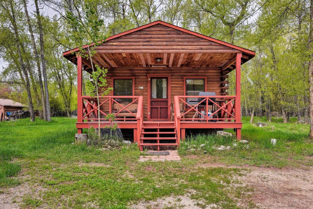 Wintersong Buena Vista Cabin with Deck Close to DT! - main image