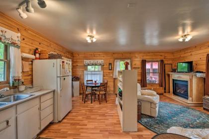 Wintersong Buena Vista Cabin with Deck Close to DT! - image 15