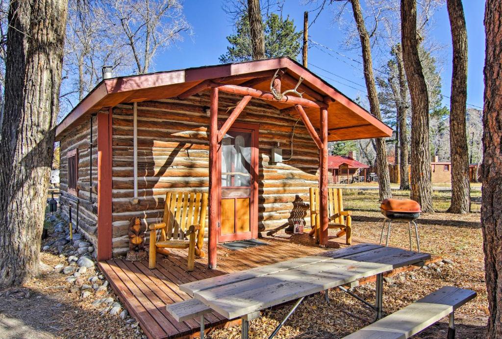 Rustic Cabin Near Downtown BV and Arkansas River! - main image