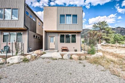 Modern Buena Vista Home with Luxe Interior and Views! - image 9