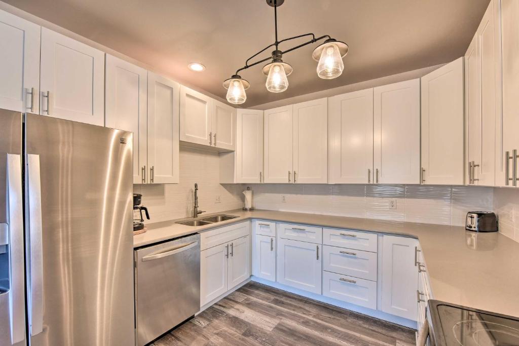 Pet-Friendly Condo Steps to Main St and River! - image 2