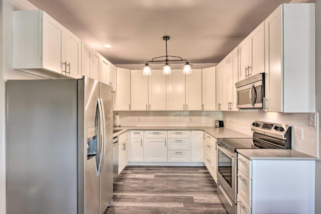 Pet-Friendly Condo Steps to Main St and River! - image 4