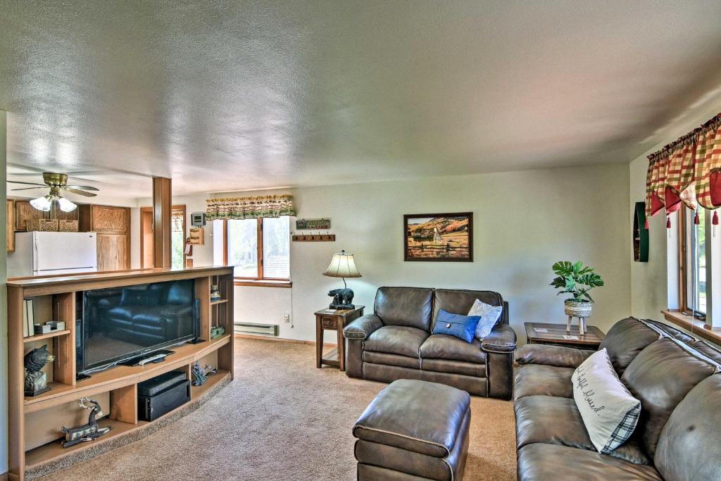 Ranch-Style Retreat in Downtown Buena Vista! - image 7