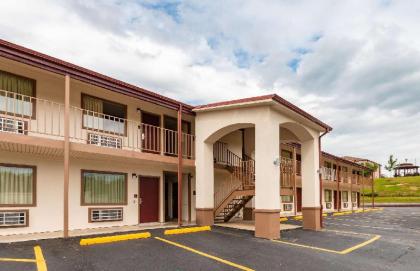 Red Roof Inn Buffalo TX - image 7