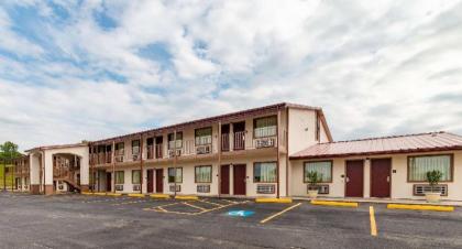 Red Roof Inn Buffalo TX - image 8