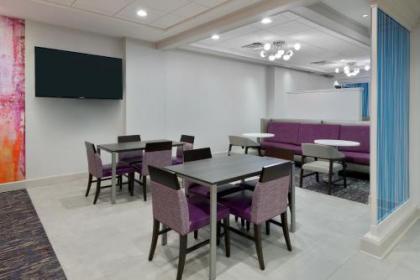 Hampton Inn & Suites Buffalo/Downtown - image 3