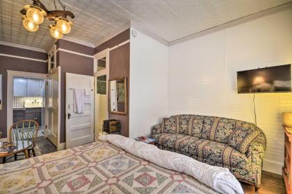 Adorable Historic Apt Near Bighorn Mountains - image 13