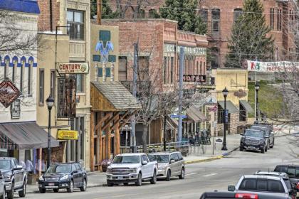 Adorable Historic Apt Near Bighorn Mountains - image 7