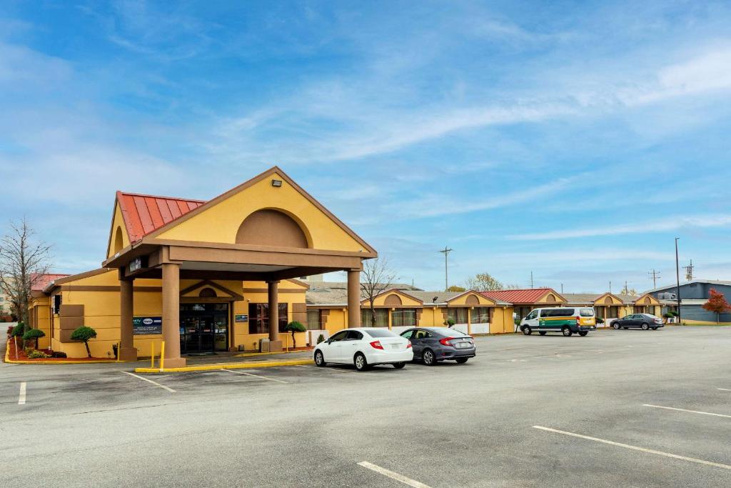 Suburban Extended Stay Hotel - main image