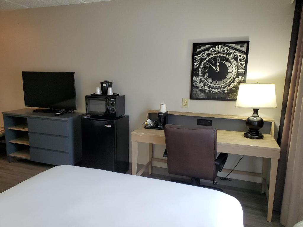 Country Inn & Suites by Radisson Buford at Mall of Georgia GA - image 5