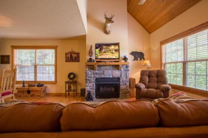 Black Bear Lodge Home - image 13