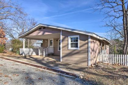 Fisherman-Friendly Bull Shoals Home on Lake! - image 12