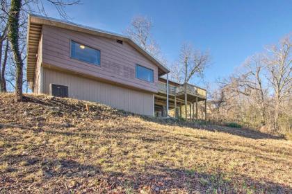 Fisherman-Friendly Bull Shoals Home on Lake! - image 5