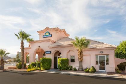 Days Inn by Wyndham Bullhead City - image 2