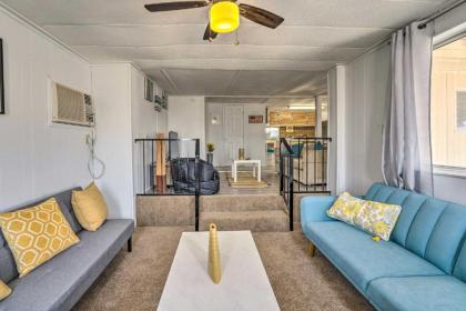 Colorful Bullhead City Home by Rotary Park! - image 5