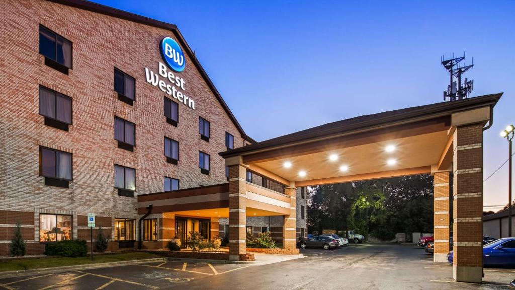 Best Western Inn & Suites - Midway Airport - main image