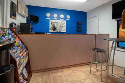 Travelodge by Wyndham Burbank-Glendale - image 10