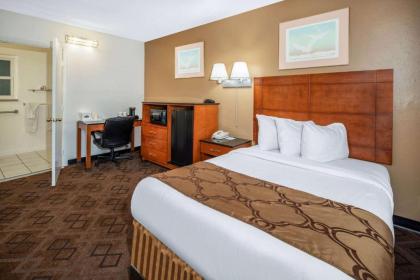 Travelodge by Wyndham Burbank-Glendale - image 12