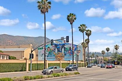 Travelodge by Wyndham Burbank-Glendale - image 3