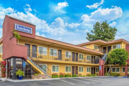 Travelodge by Wyndham Burbank-Glendale - image 9