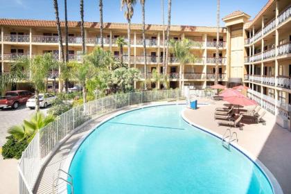 Ramada by Wyndham Burbank Airport - image 12