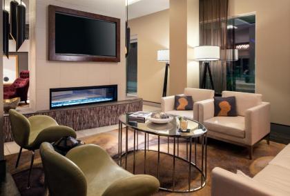 SpringHill Suites by Marriott Los Angeles Burbank/Downtown - image 11