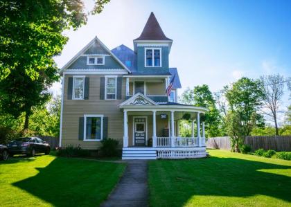 Bed and Breakfast in Burdett New York