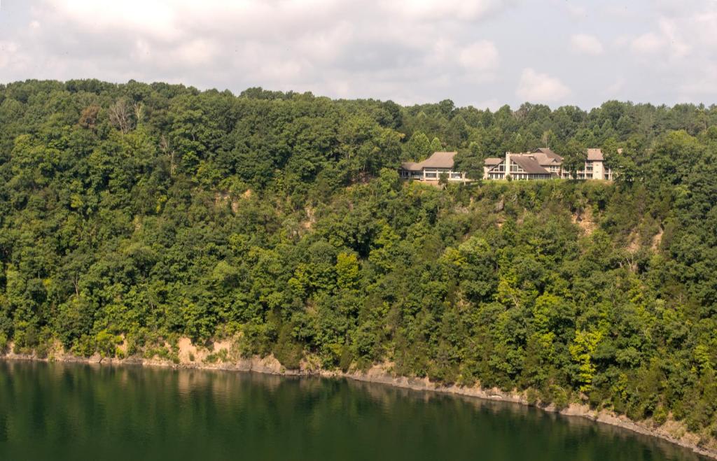 Dale Hollow Lake State Resort Park - main image