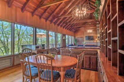 Ledge Lodge with Pool and Cumberland Valley Views! - image 2