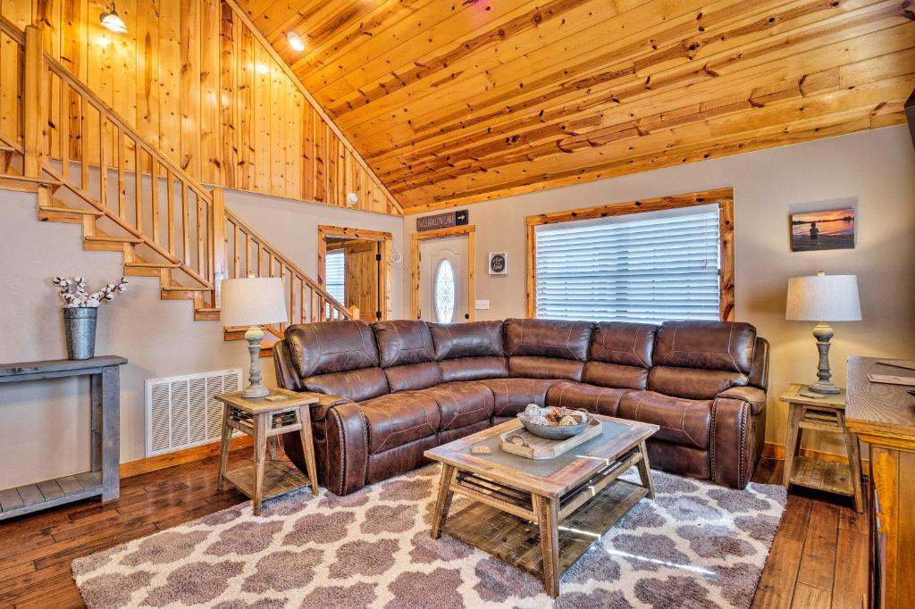 Cozy Cabin Retreat with Deck By Golf and Bass Fishing! - image 4