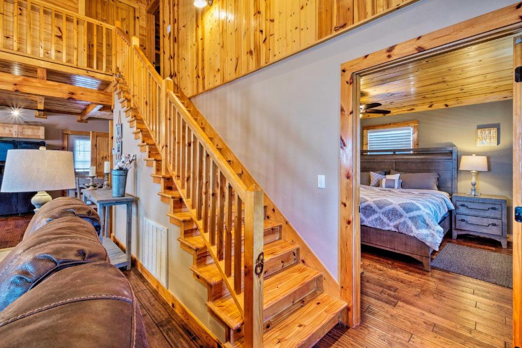 Cozy Cabin Retreat with Deck By Golf and Bass Fishing! - image 6