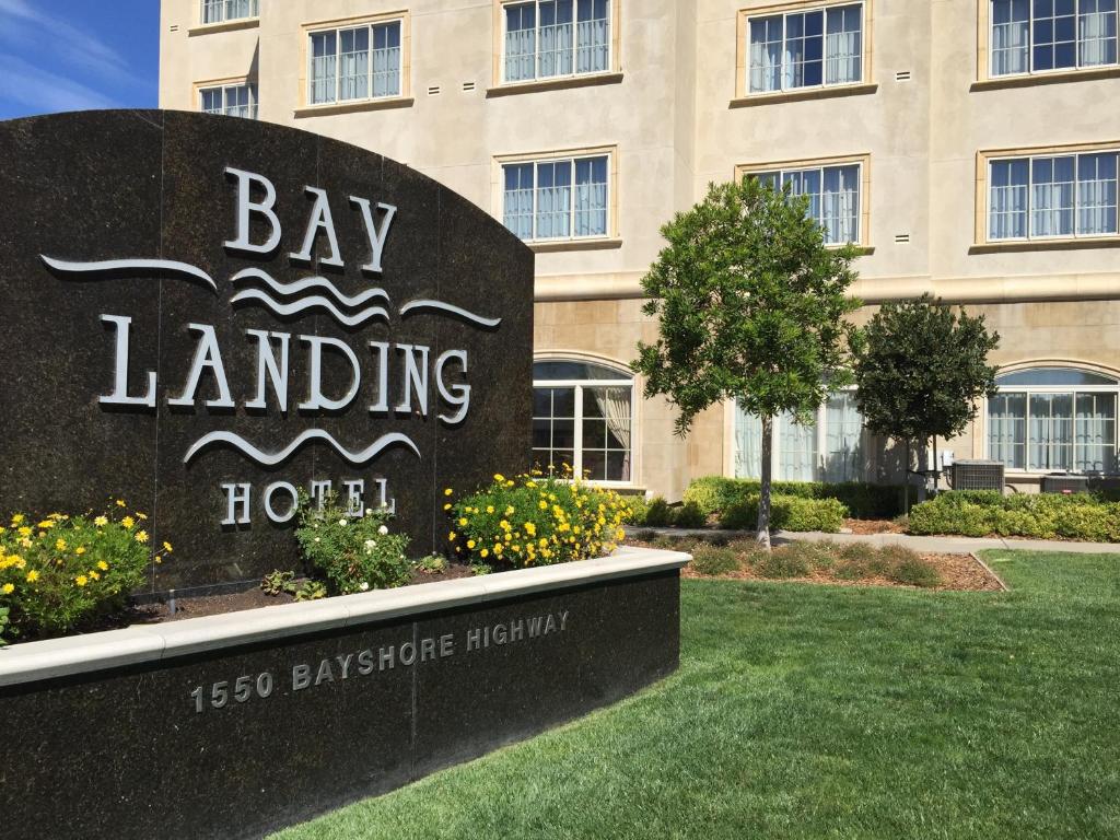 Bay Landing Hotel - main image